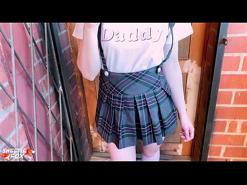 ❤️ Schoolgirl sûget har lul djip en neukt ynstee fan klassen. Porno op fy.milf-nut-net.ru ❌