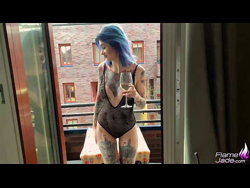 ❤️ Geweldich famke sûget mei in gulp en neukt hertstochtlik ûnder de iepen loft Porno op fy.milf-nut-net.ru ❌
